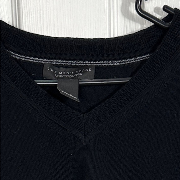 100% merino wool v-neck men's sweater, black, Men's Store at Bloomingdales, XXL - Picture 3 of 6